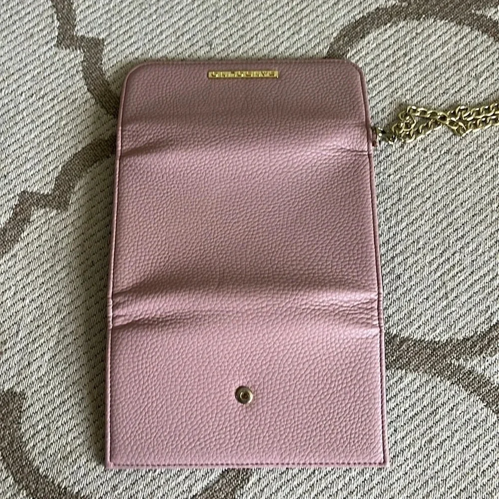 Bandolino chain link wristlet tri fold pink wallet